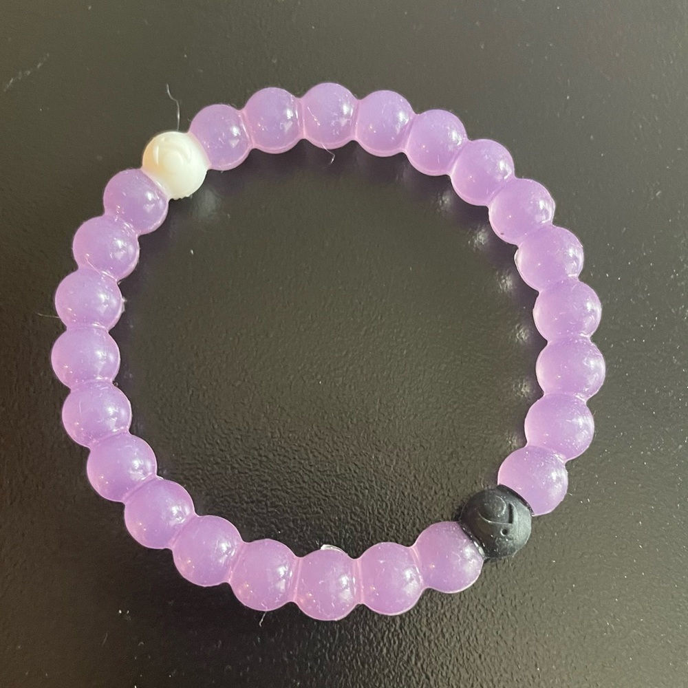 LOKAI bracelet purple-supporting Alzheimer’s Disease.